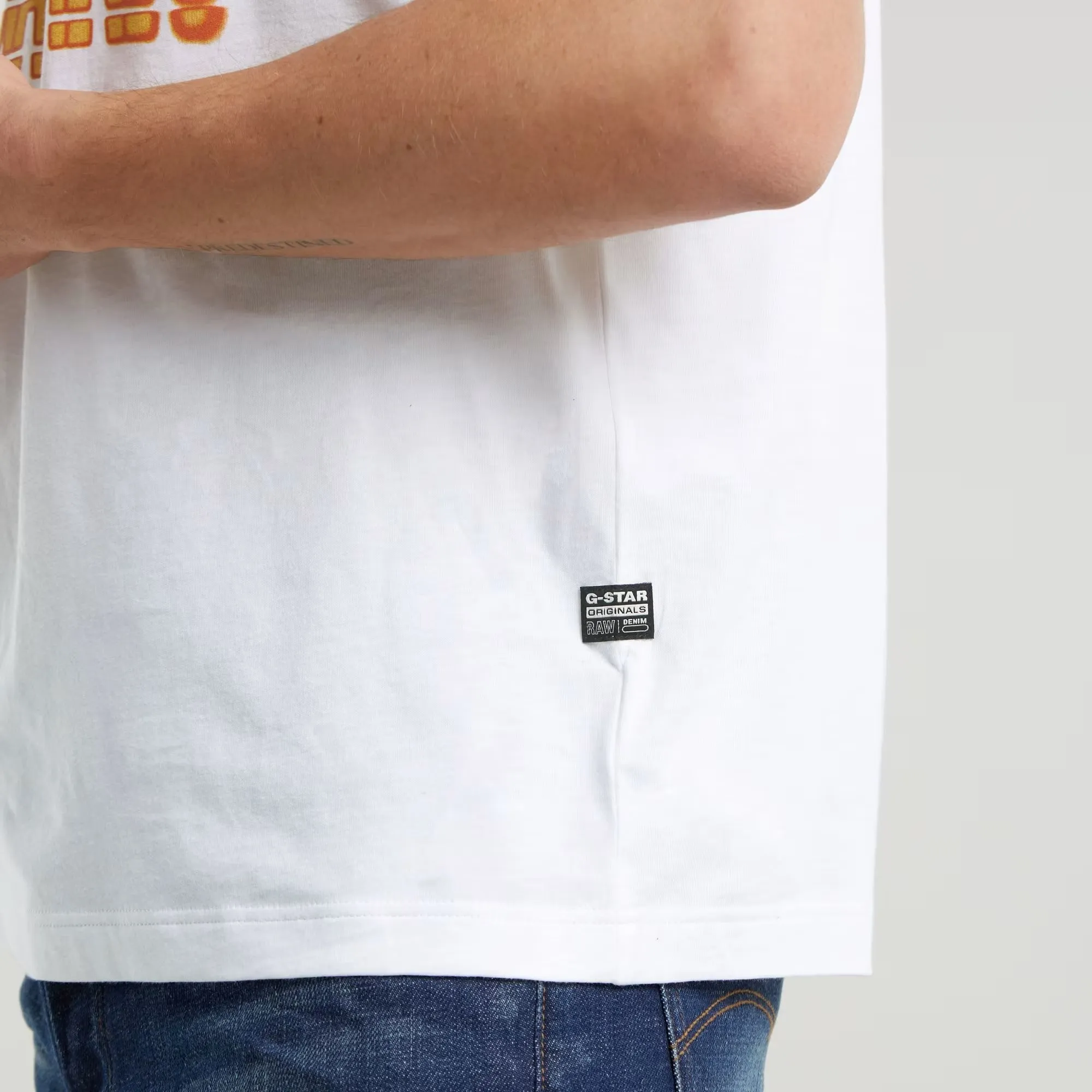 Gradient GR R Tee (White) - D25084-336-110