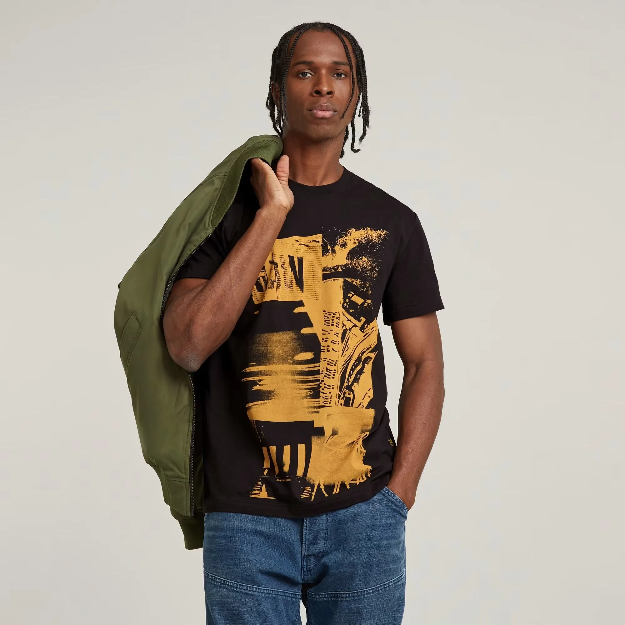 Magazine Print R Tee (Black) - GD255323366484